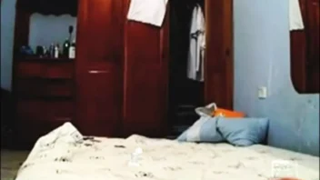 Novinha chupou com vontade depois sentou bem gostoso!